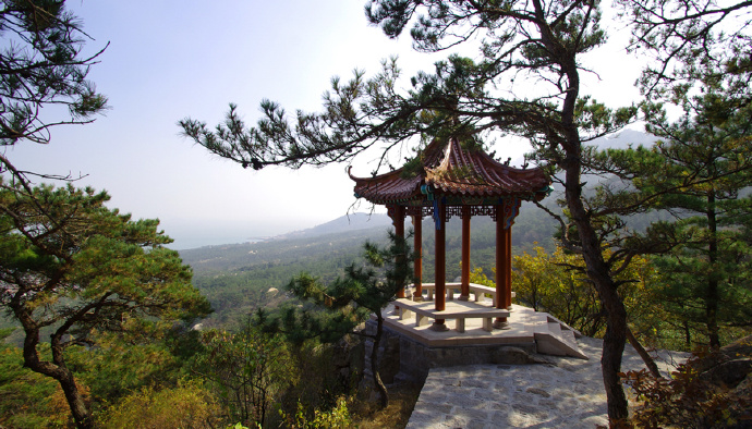 巨型泰山奇石_巨型泰山奇石圖片_泰山的巨石